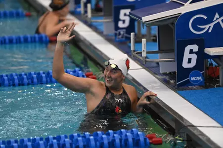 Christiana Regenauer throws up her L on the blocks