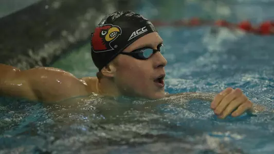 daniel sos celebrates at the blocks