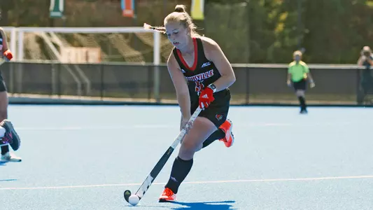 Kelsey McCrudden with the ball at Liberty
