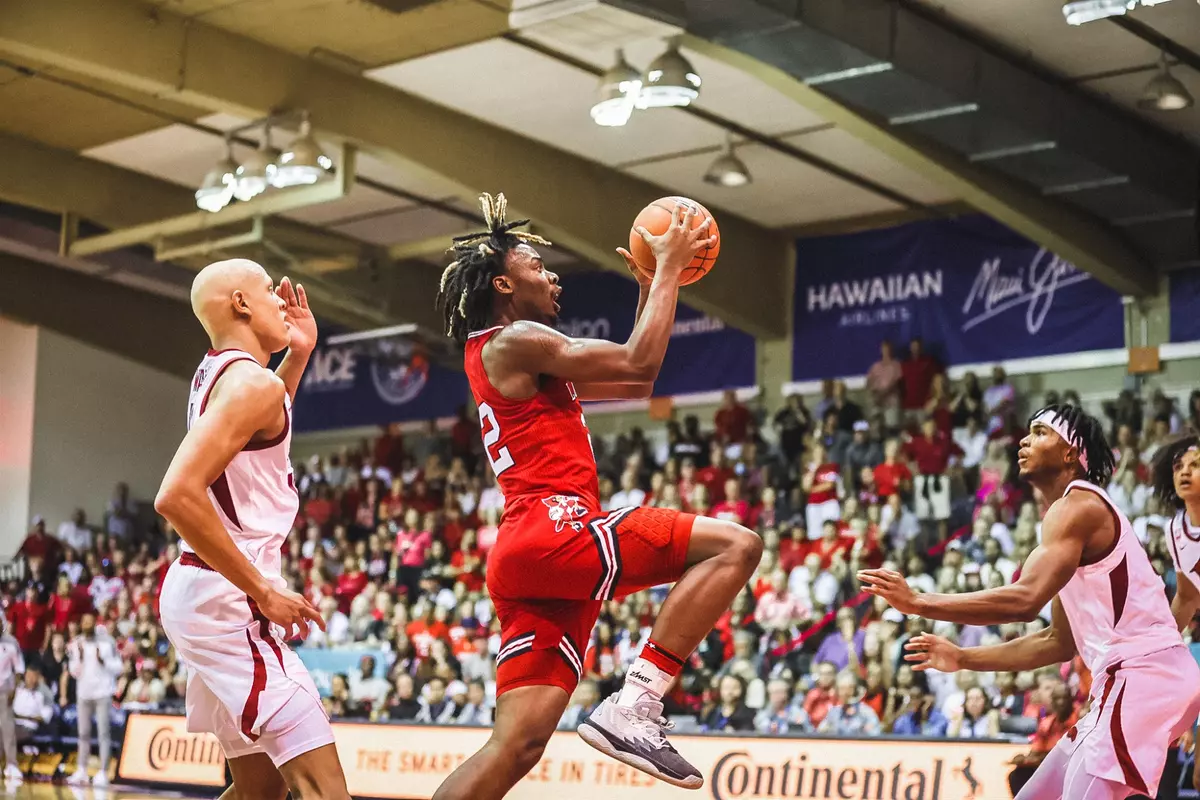 Kamari Lands drives to the basket against Arkansas in the Maui Invitational.