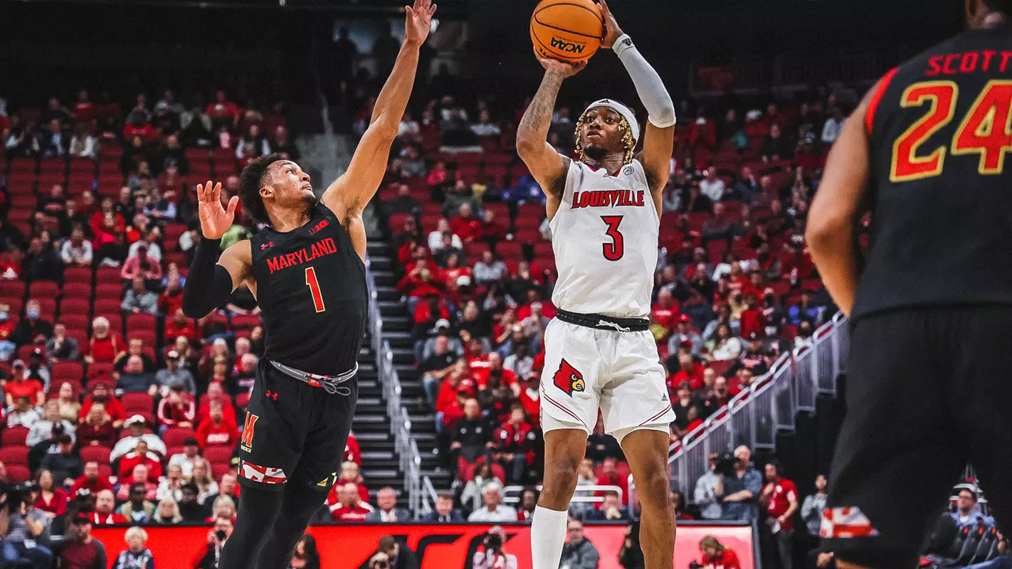 El Ellis shoots against Maryland in the ACC/Big Ten Challenge.
