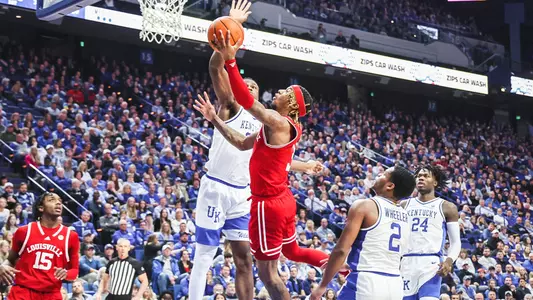El Ellis attacks the basket at Kentucky on Dec. 31, 2022.