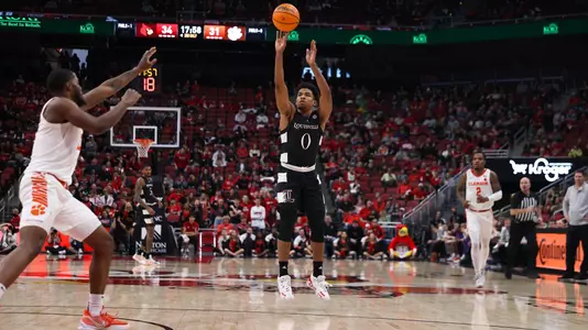 Noah Locke hits a three against Clemson