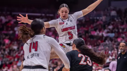 Mykasa Robinson Louisville Women's Basketball