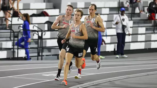 Louisville distance group at Cardinal Classic