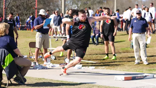 Cade Richeson throws shot put at Tiger Classic