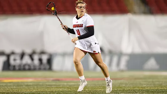 Hannah Morris runs the offense