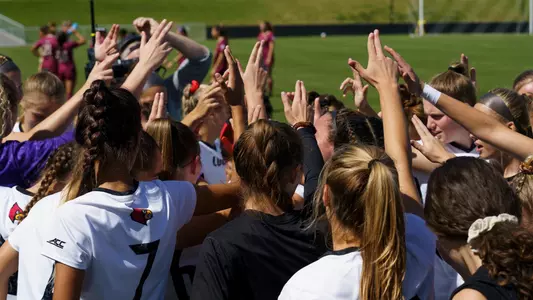 women's soccer huddle