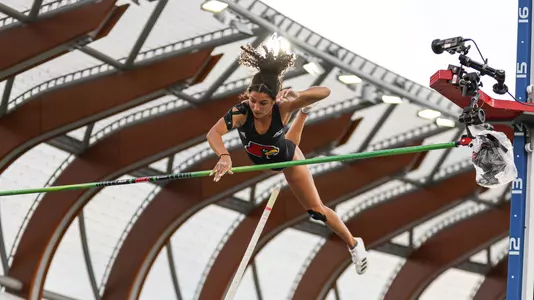 Gabriela Leon competes in pole vault at 2022 NCAA Outdoor Championships