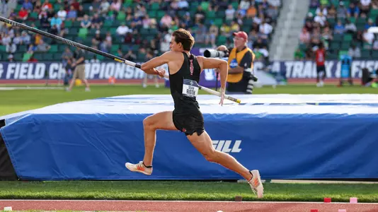 Sean Roth competes in pole vault at 2022 NCAA Outdoor Championships