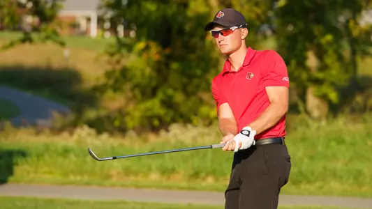 Jiri Zuska chips onto the green