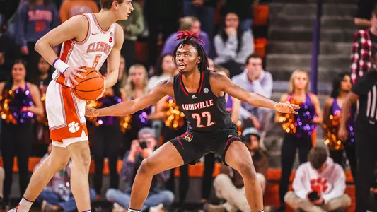 Kamari Lands defends at Clemson on Jan. 11, 2023.