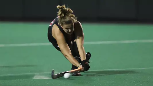 Julie Kouijzer scores a goal against Syracuse