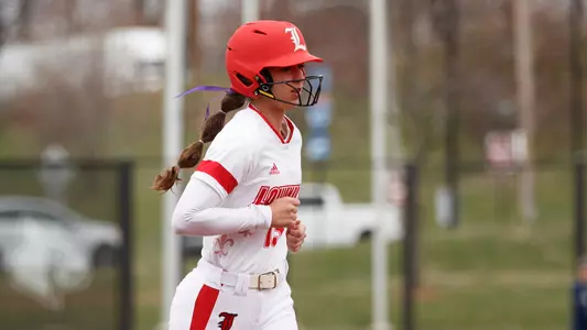 Mia Forsythe on the basepath
