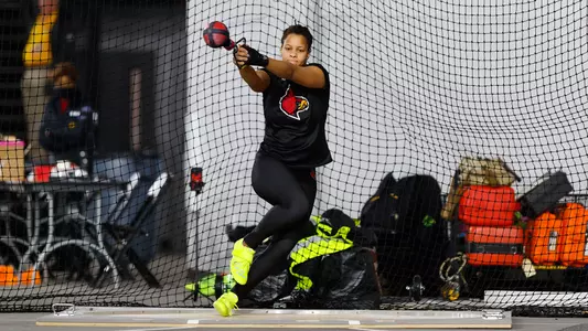 Zoe Yeast competes in the women's weight throw