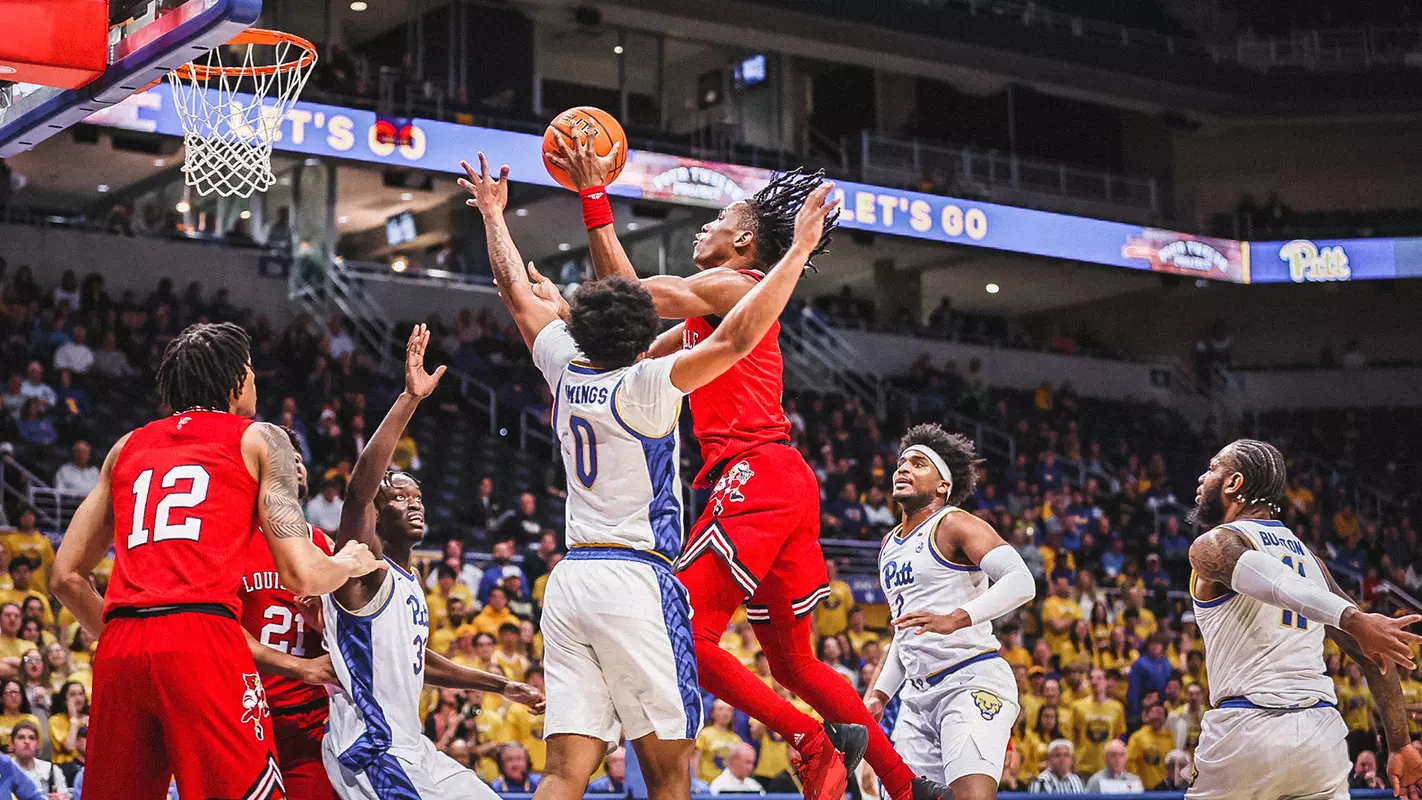 Mike James drives to the basket at Pitt on Feb. 7, 2023.