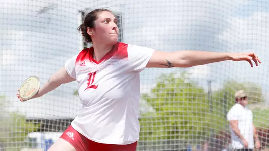 Maddie Horne competes in the discus throw at the Jim Freeman Louisville Invitational
