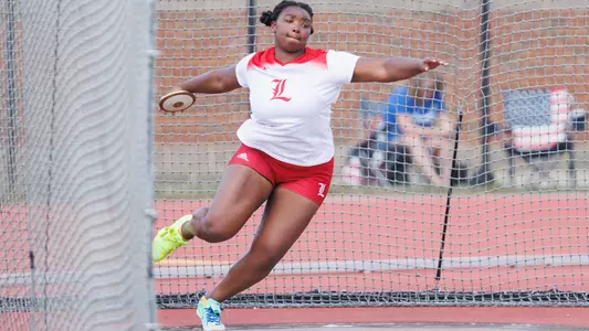 Katherine Coffey competes in the discus throw at the Jim Freeman Louisville Invitational