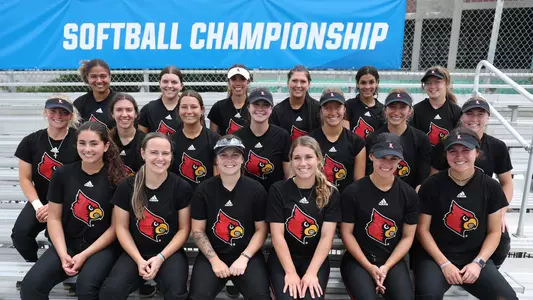 Softball team photo at NCAA Knoxville Regional