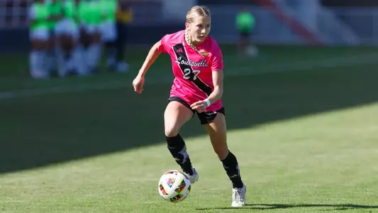 Emersen Jennings runs up field against Cal at Lynn Stadium on October 20.