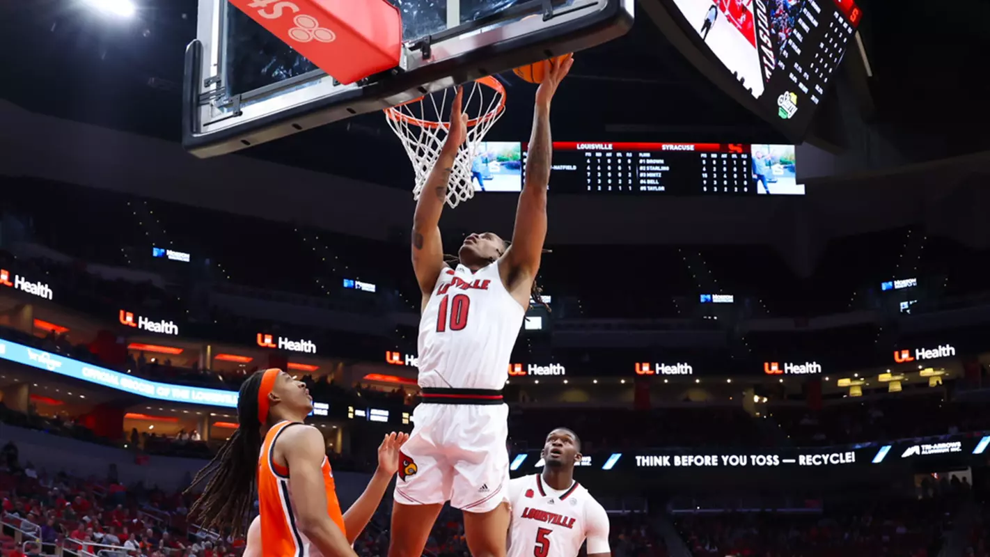 Kaleb Glenn scores a basket against Syracuse at the KFC Yum! Center on March 2, 2024.