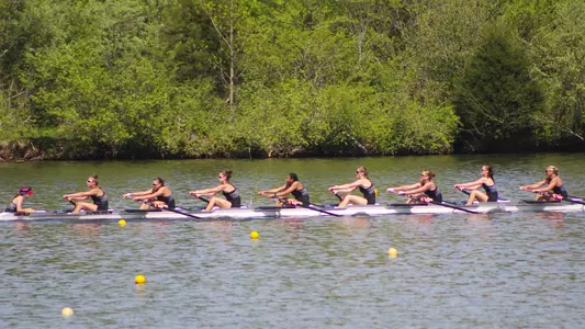 Louisville Varsity 8 boat at the SIRA Championship