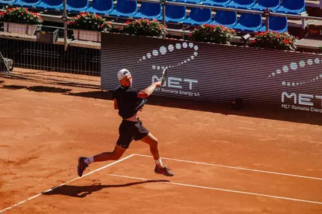 Matei Onofrei playing tennis