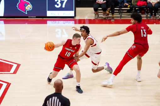 Isaac McKneely dribbles at Stanford