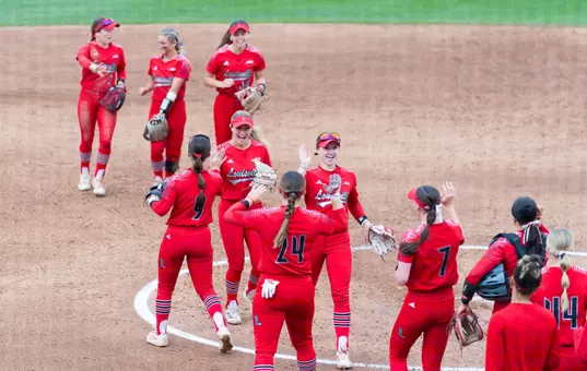 Cards celebrate win over Clemson