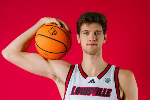 LOUISVILLE, KENTUCKY - APRIL 24: Gabe Dynes visits the University of Louisville at the Planet Fitness Kueber Center in Louisville, Kentucky on April 24, 2026. (Photo by Chris Carter/Chris Carter Media)