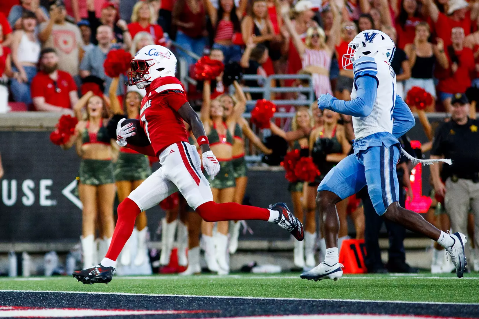 Lawayne McCoy scoring a touchdown during the game against Villanova at L&N Stadium on September 11.