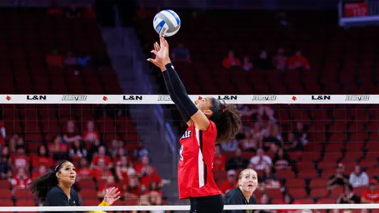 Nayelis Cabello sets the ball vs. Missouri