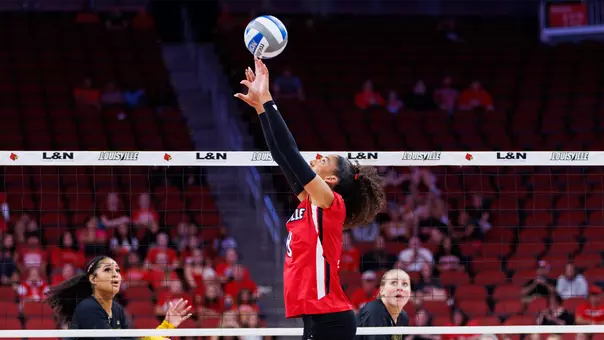 Nayelis Cabello sets the ball vs. Missouri