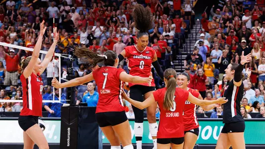 Louisville celebrates sweeping Texas in Nashville