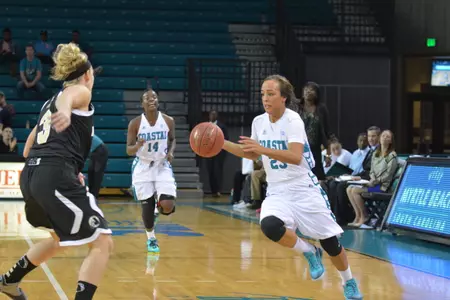 Stephanie Isaacs shared the team lead with 14 points.