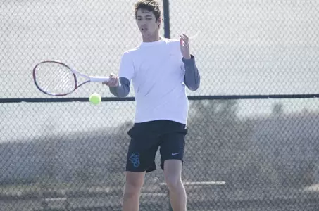 Pedro Leme delivered the match-winning point for the Chants at No. 3 singles.