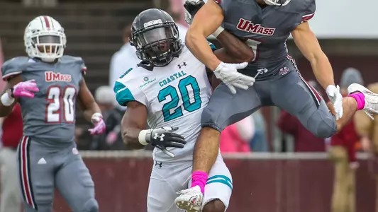 Fitz_Wattley_at_UMass_10_20_18_action_3_Foley.jpg