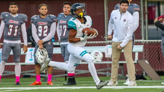 Malcolm_Williams_at_UMass_10_20_18_action_10_Foley.jpg