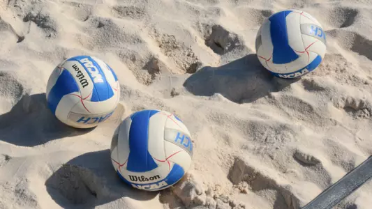Volleyballs_Sand_1_action_web_KD