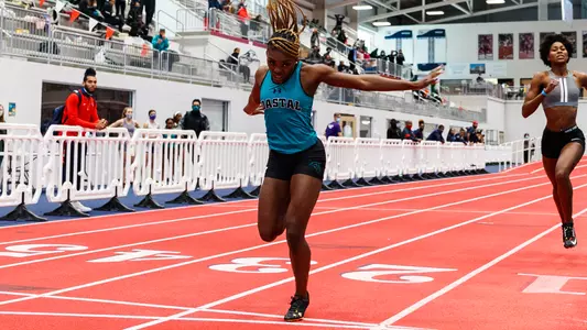 Jermaisha Arnold wins 400 at Liberty Elite