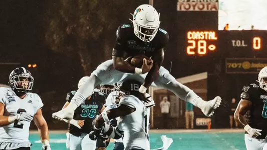 CJ Beasley hurdles GS defender (10-1-2022)
