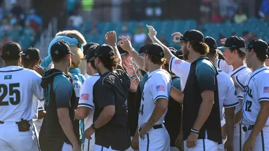 Team pregame huddle vs. USA (5-20-2022)