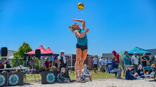 Sarah_Riedell_vs_South_Carolina_1_Keiona_Houser