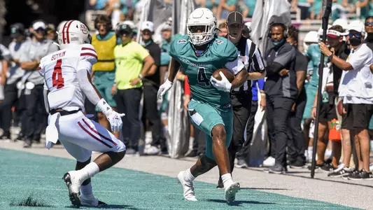 Isaiah_Likely_vs_UMass_2__2021_CCU_Photography