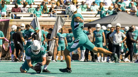 Liam_Gray_vs_UMass_2__2021_CCU_Photography