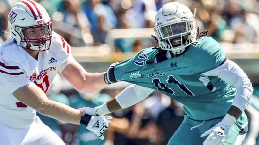 Myles_Olufemi_vs_UMass_1__2021_CCU_Photography