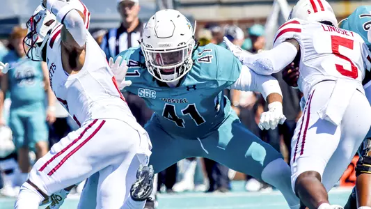 Myles_Olufemi_vs_UMass_2__2021_CCU_Photography