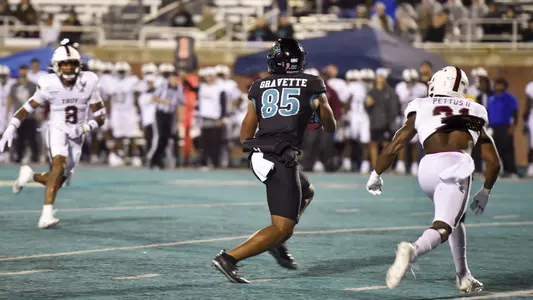 Xavier_Gravette_vs_Troy_1_2021_CCU_Photography