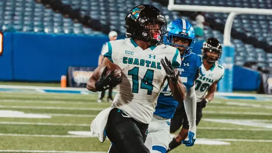 Jared Brown runs down the sideline (9-22-22)