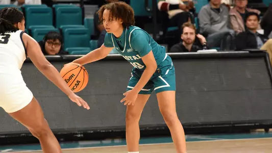 Carter dribbling vs Charleston Southern